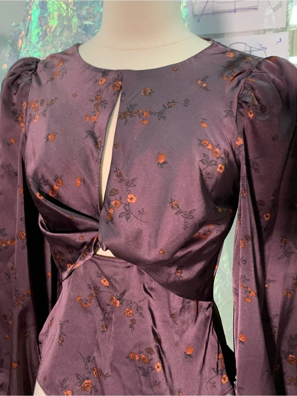 ASTR The Label Womens Bishop Sleeve Twist Floral Top Size XS Floral Peasant Dark